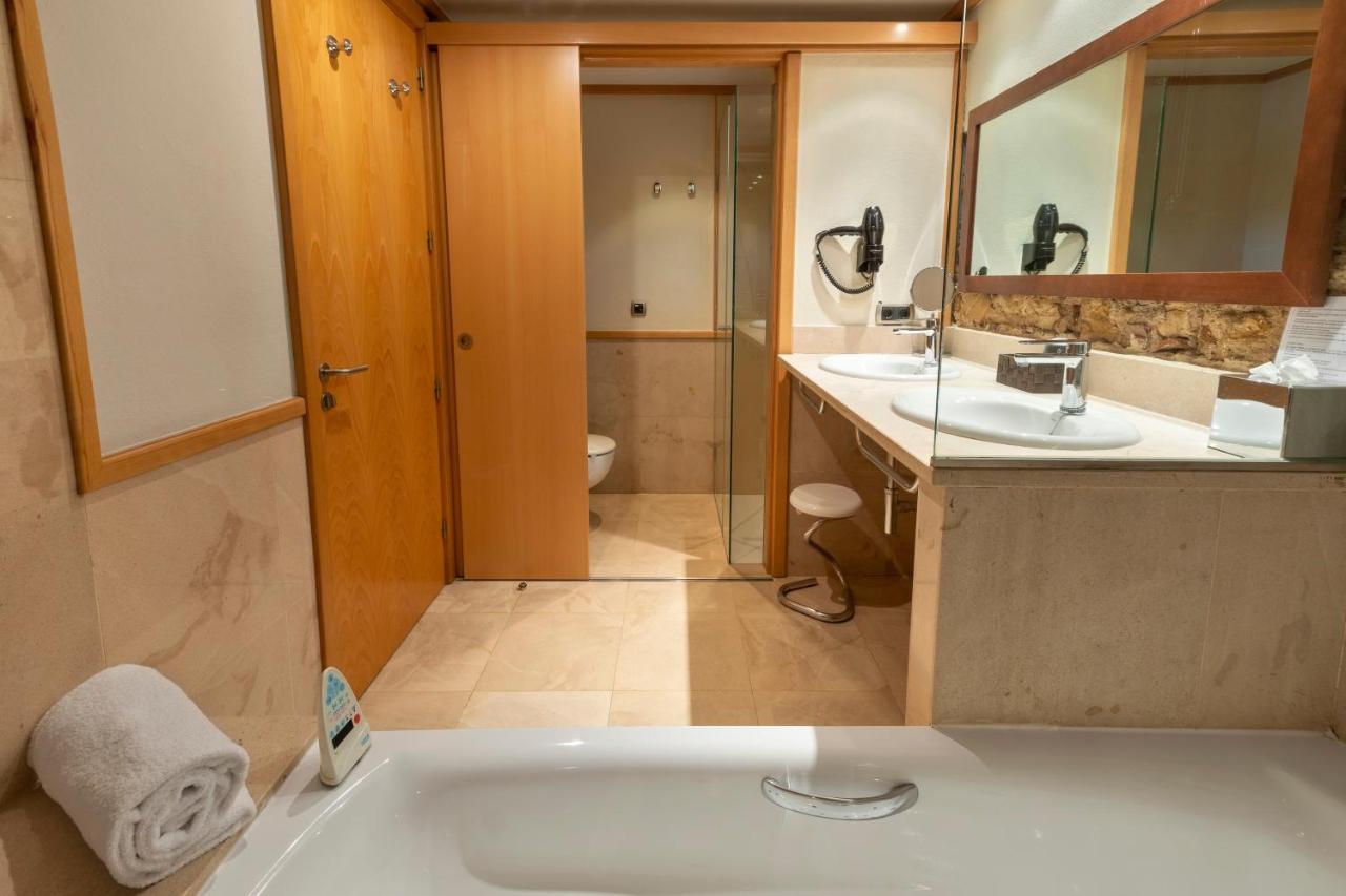 Es Portal Restaurant I Hotel Boutique - Adults Only Pals Bagian luar foto