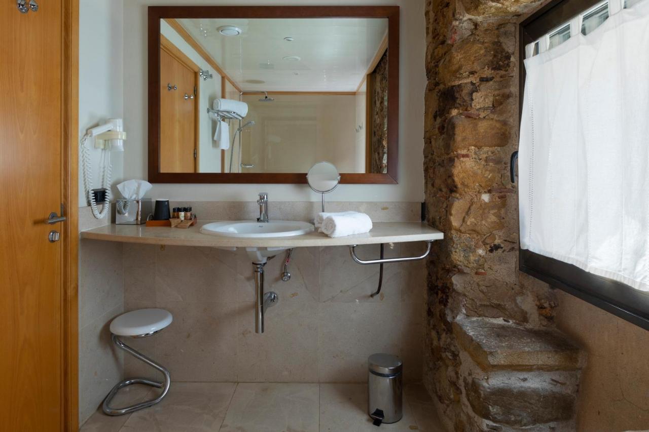 Es Portal Restaurant I Hotel Boutique - Adults Only Pals Bagian luar foto